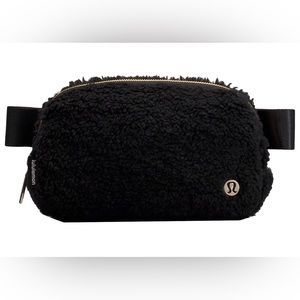 Lululemon everywhere bag black fleece
